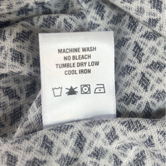 24Seven Geometric Print Top Shirt Womens Medium Black White New - Picture 9 of 10